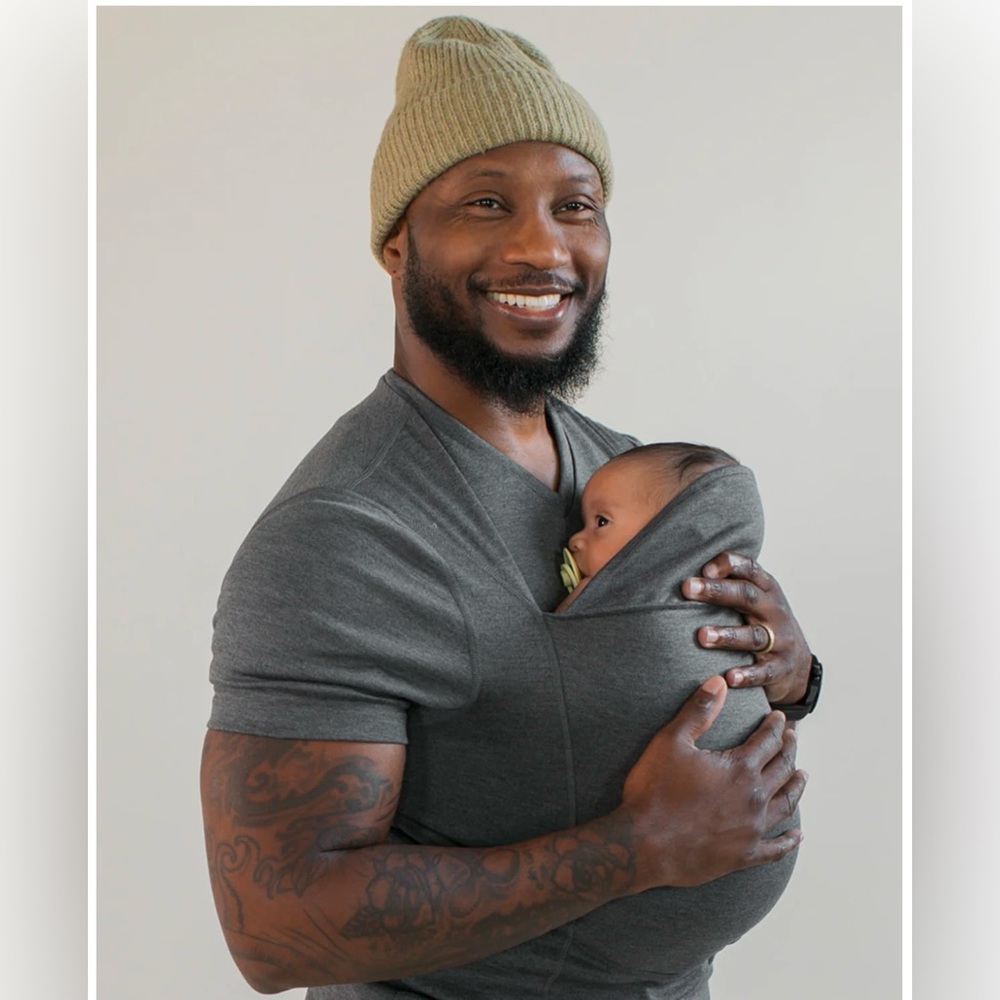 Men’s baby carrier shirt